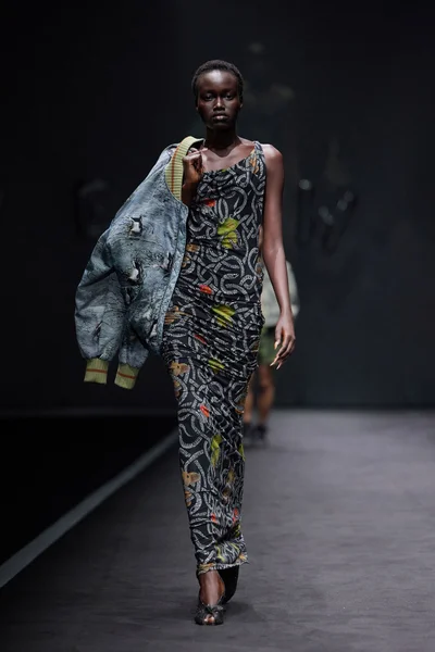 Look 19